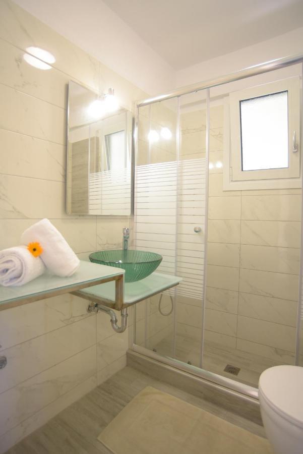 Mistral Apartments Kariótai Buitenkant foto